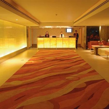 The Tivoli Hotel Банкок Екстериор снимка