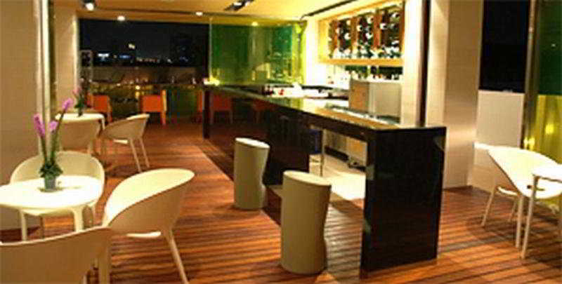 The Tivoli Hotel Банкок Екстериор снимка
