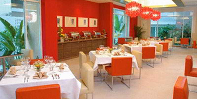 The Tivoli Hotel Банкок Екстериор снимка