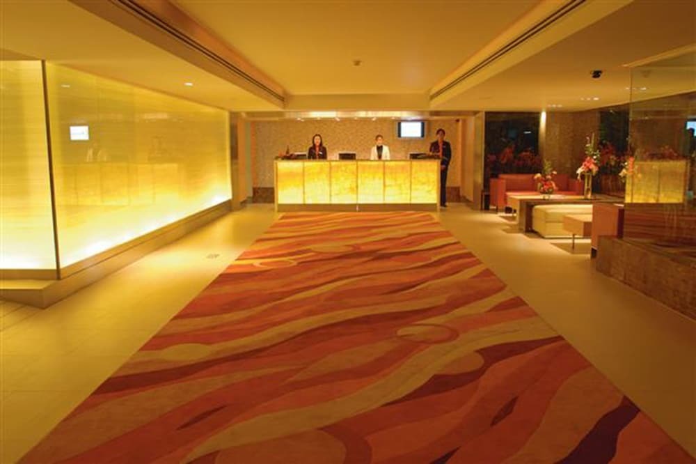 The Tivoli Hotel Банкок Екстериор снимка