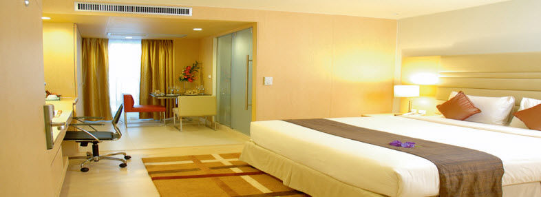 The Tivoli Hotel Банкок Екстериор снимка
